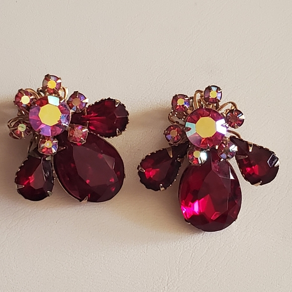 Vintage Aurora Borealis Ruby Rhinestone Earrings - Picture 12 of 16